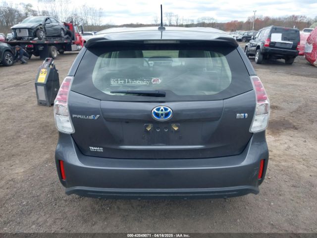 JTDZN3EU3FJ037486 Toyota Prius V Four