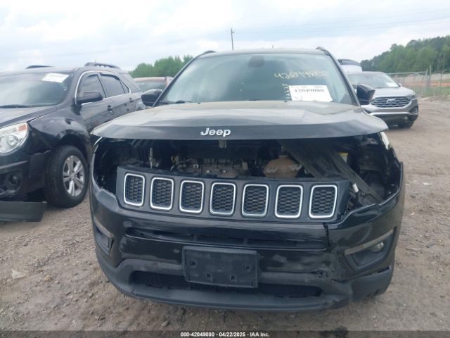 3C4NJDBB9JT239771 Jeep Compass Latitude 4x4