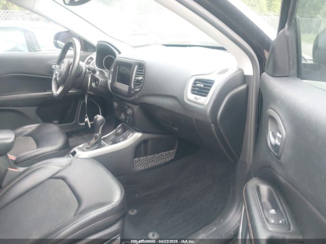 3C4NJDBB9JT239771 Jeep Compass Latitude 4x4