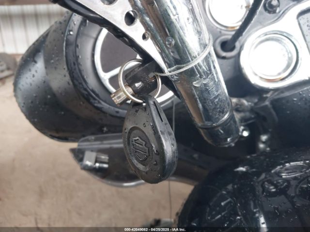 2013 HARLEY-DAVIDSON FLHTK 1HD1KEM15DB619149 Photo 10