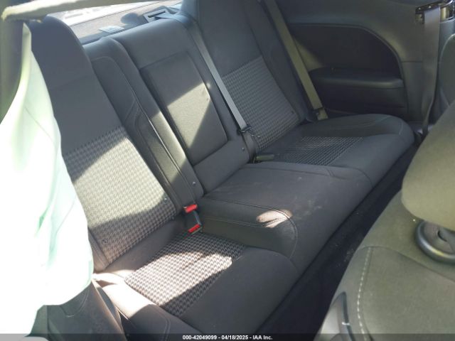 2C3CDZAG6KH674268 Dodge Challenger Sxt
