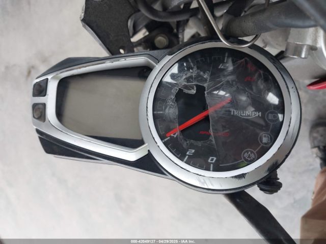 2016 TRIUMPH MOTORCYCLE STREET TRIPLE SMTL03NE9GT729014 Photo 6