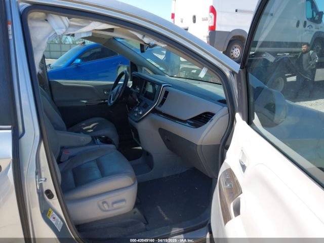 5TDYK3DC8FS529981 Toyota Sienna Xle 8 Passenger