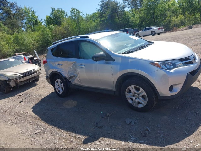 Toyota RAV4 LE 2014 JTMZFREVXED042738 Image 13