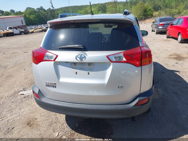 Toyota RAV4 LE 2014 JTMZFREVXED042738 Image 16