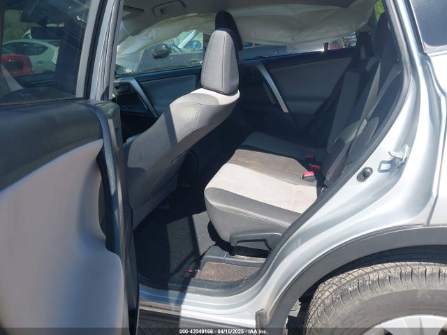 Toyota RAV4 LE 2014 JTMZFREVXED042738 Image 8