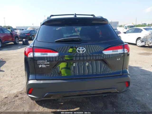 7MUCAAAG8RV083172 Toyota Corolla Cross Le