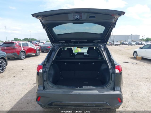 7MUCAAAG8RV083172 Toyota Corolla Cross Le