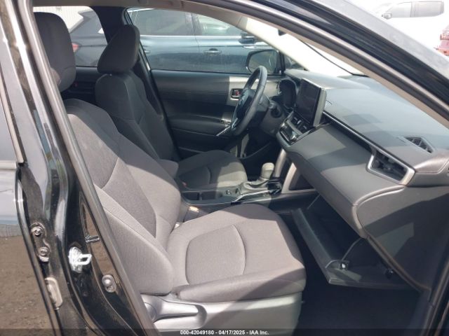 7MUCAAAG8RV083172 Toyota Corolla Cross Le