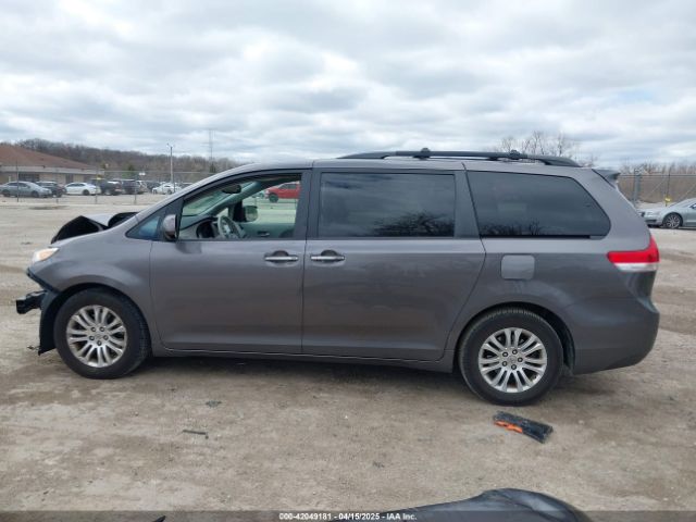 5TDYK3DC0ES422700 Toyota Sienna Xle V6 8 Passenger