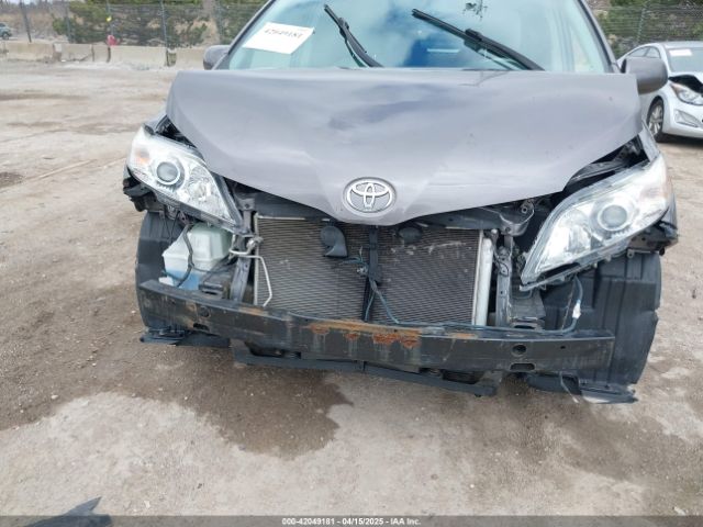5TDYK3DC0ES422700 Toyota Sienna Xle V6 8 Passenger
