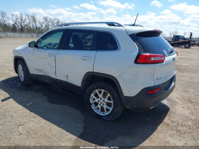 1C4PJMCS3GW133617 Jeep Cherokee Latitude