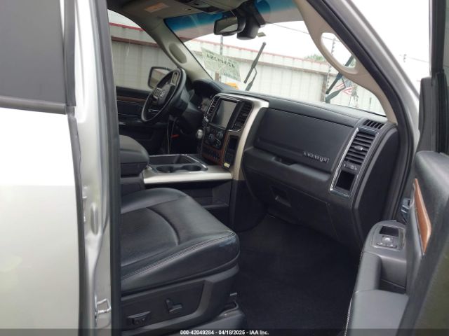 1C6RR7NT8HS832413 RAM 1500 Laramie  4x4 5'7 Box