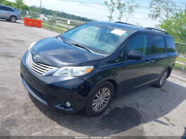 5TDYK3DC9FS566344 Toyota Sienna Xle 8 Passenger