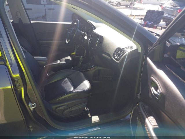 3C4NJDCB8JT284845 Jeep Compass Limited 4x4