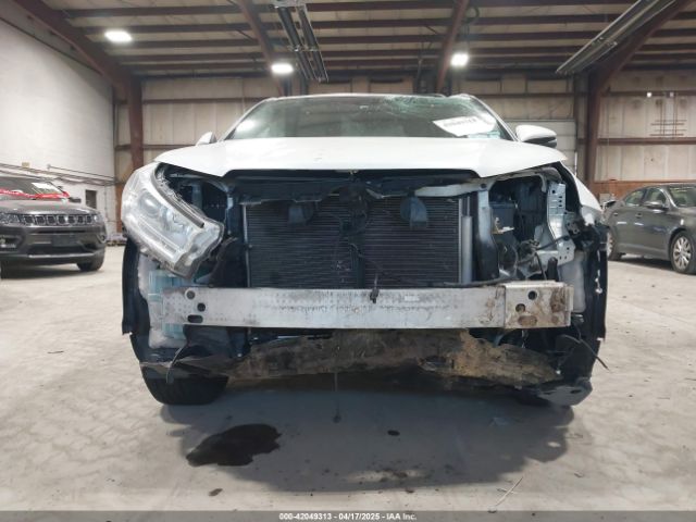 5TDZZRFH5JS250363 Toyota Highlander Le