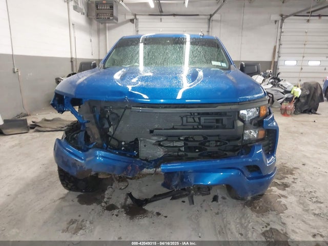 1GCPDBEK5PZ130354 Chevrolet Silverado 1500 4wd  Short Bed Custom