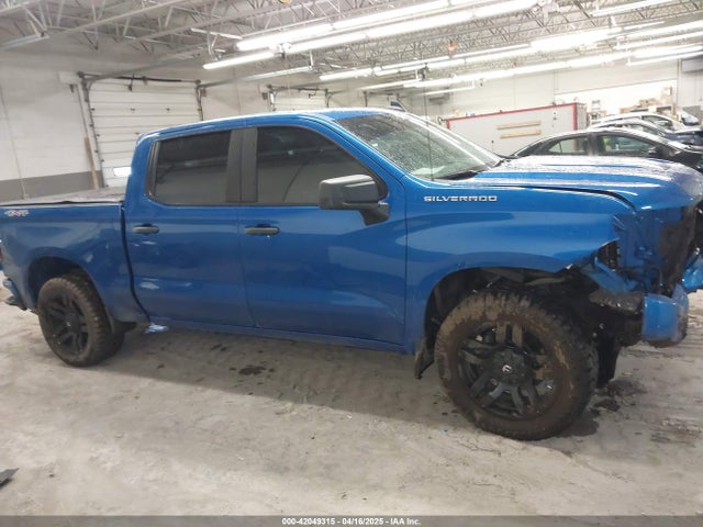 1GCPDBEK5PZ130354 Chevrolet Silverado 1500 4wd  Short Bed Custom
