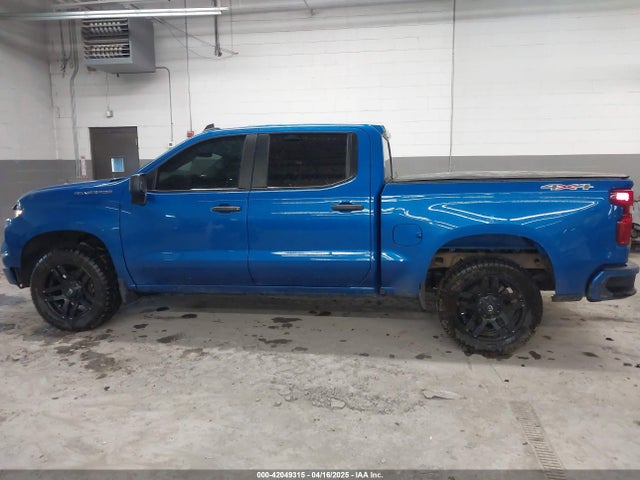 1GCPDBEK5PZ130354 Chevrolet Silverado 1500 4wd  Short Bed Custom
