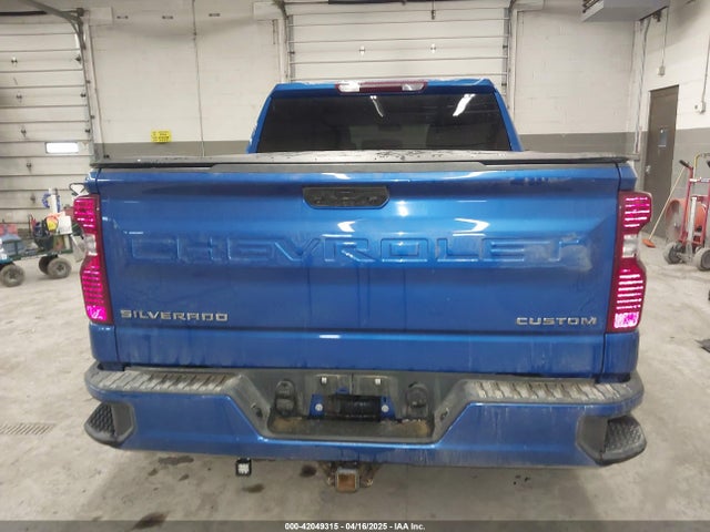 1GCPDBEK5PZ130354 Chevrolet Silverado 1500 4wd  Short Bed Custom