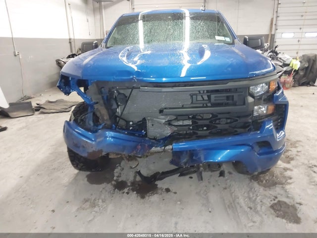 1GCPDBEK5PZ130354 Chevrolet Silverado 1500 4wd  Short Bed Custom