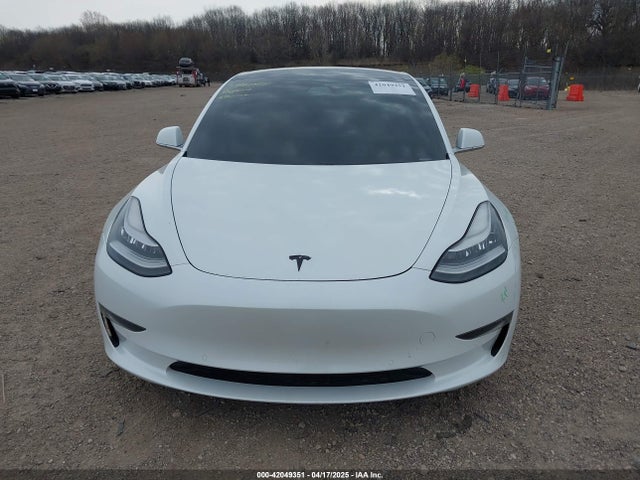 5YJ3E1EB1KF388052 Tesla MODEL 3