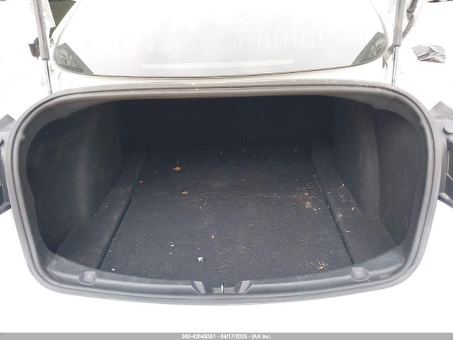 5YJ3E1EB1KF388052 Tesla MODEL 3