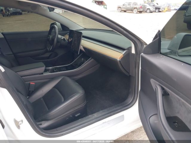 2019 TESLA MODEL 3 5YJ3E1EB1KF388052 Photo 4