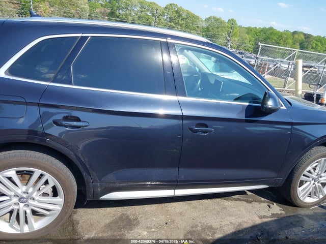 WA1BNAFY0J2217142 Audi Q5 2.0t Premium/2.0t Tech Premium