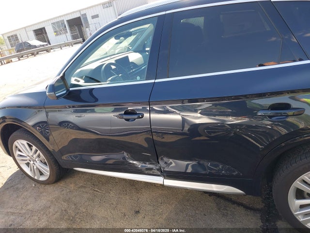 WA1BNAFY0J2217142 Audi Q5 2.0t Premium/2.0t Tech Premium