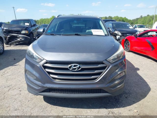 KM8J33A49GU091203 Hyundai TUCSON SE