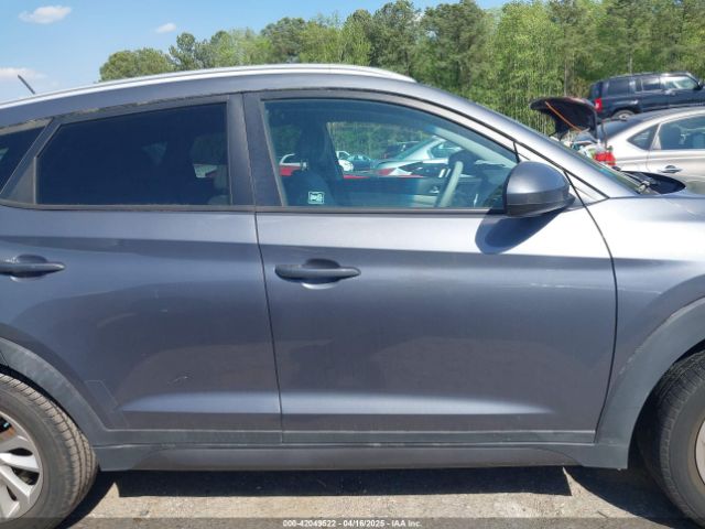 KM8J33A49GU091203 Hyundai TUCSON SE