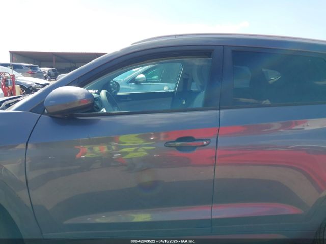 KM8J33A49GU091203 Hyundai TUCSON SE