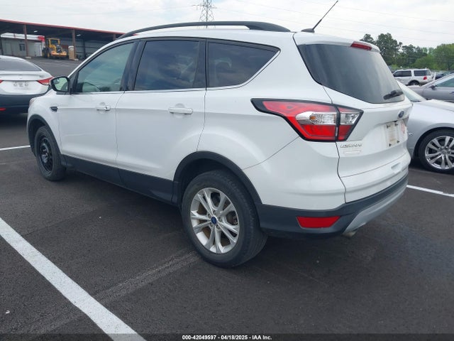 1FMCU0GD5JUC27166 Ford ESCAPE SE