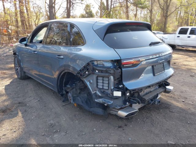 2019 PORSCHE CAYENNE WP1AA2AY2KDA14302 Photo 2