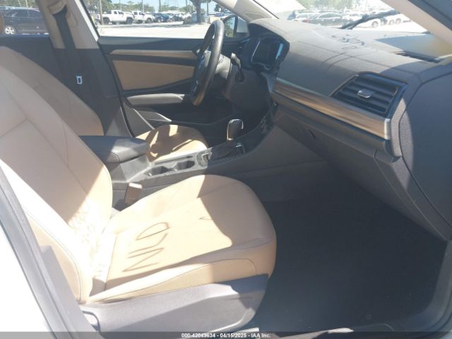 3VWE57BU7KM102649 Volkswagen Jetta 1.4t Sel