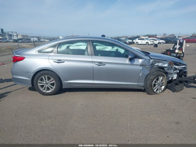 5NPE24AF4HH489883 Hyundai 2017
