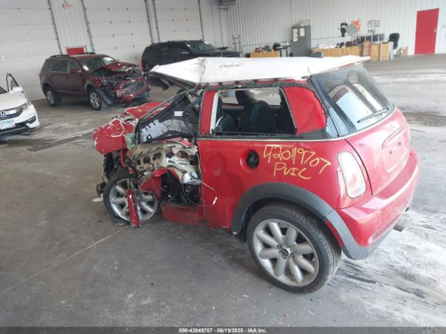 2006 MINI COOPER S WMWRE33536TL20807 Photo 2