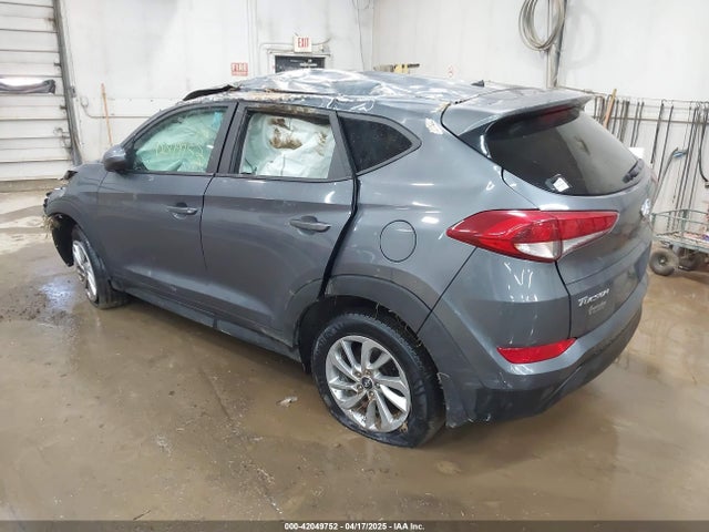 Hyundai TUCSON SE 2018 KM8J2CA49JU645981 Image 3