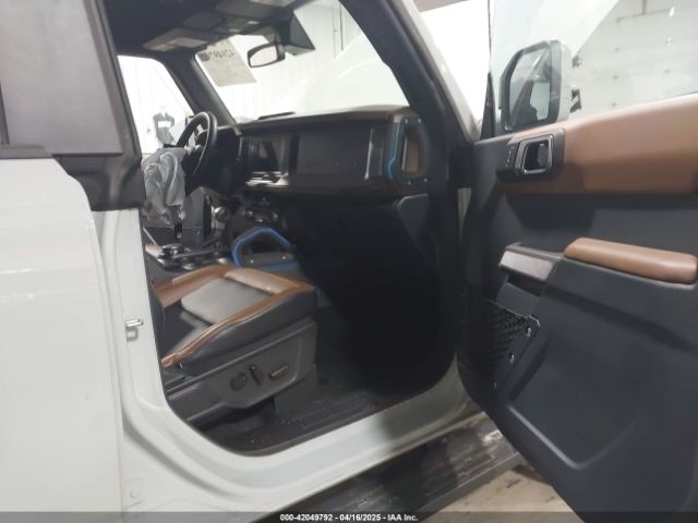 2023 FORD BRONCO 1FMEE5BP7PLC09674 Photo 4