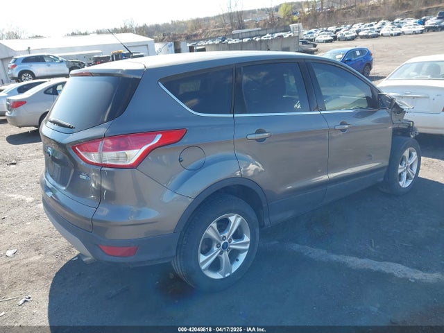 1FMCU9G99EUA15215 Ford ESCAPE SE