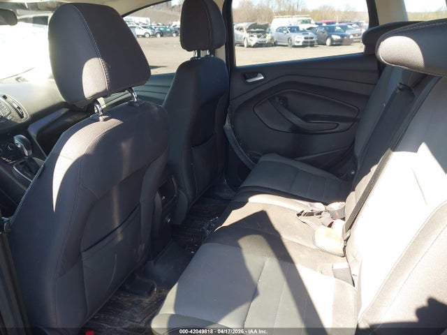 1FMCU9G99EUA15215 Ford ESCAPE SE