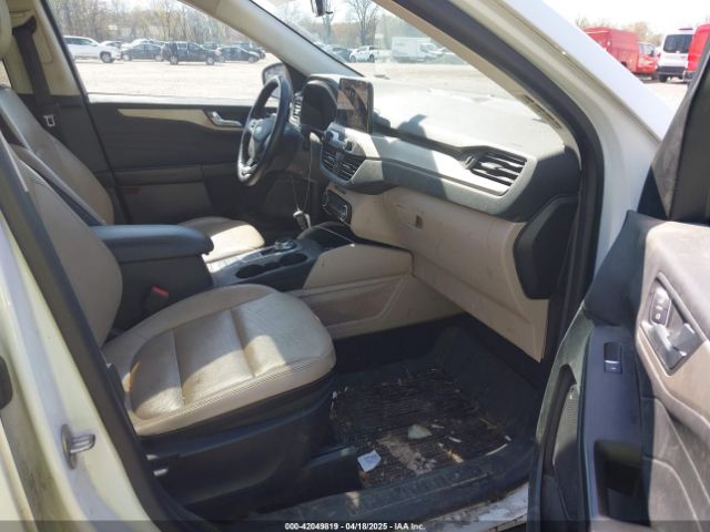 1FMCU9H92MUA07776 Ford ESCAPE SEL