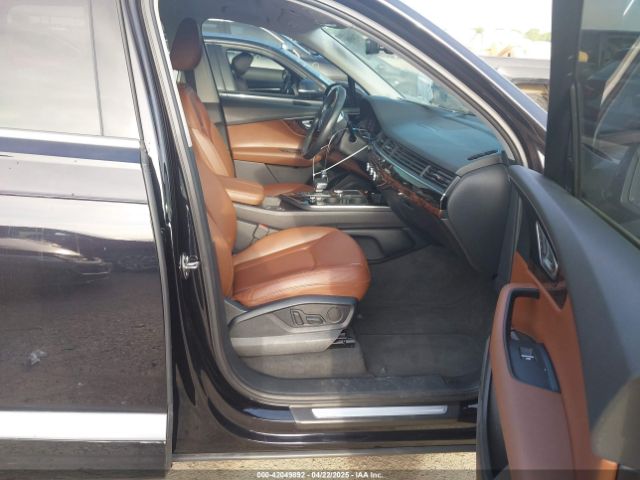 WA1LAAF75JD054810 Audi Q7 3.0t Premium