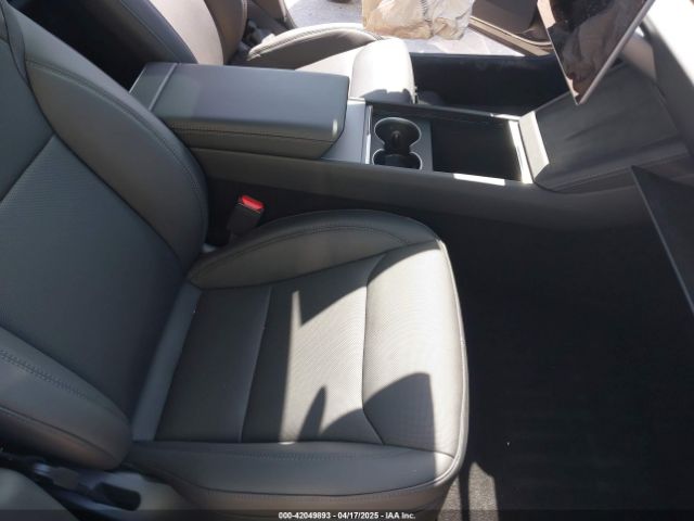 5YJ3E1EA2SF900943 Tesla Model 3 Long Range Rear-wheel Drive