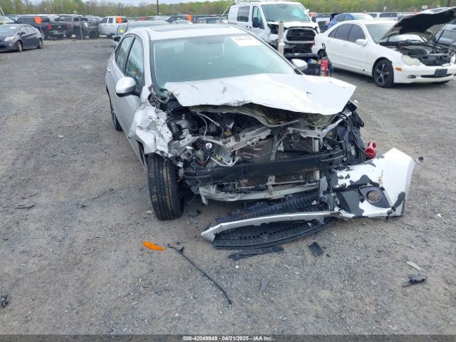 2T1BURHE0GC622096 Toyota Corolla Le Plus