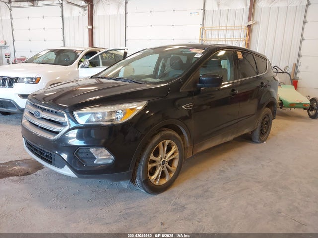 1FMCU0GDXHUD38967 Ford ESCAPE SE