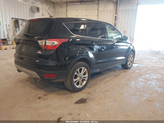 1FMCU0GDXHUD38967 Ford ESCAPE SE