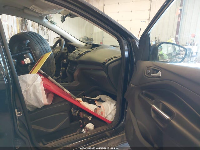 1FMCU0GDXHUD38967 Ford ESCAPE SE