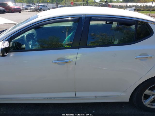 KNAGM4A75F5557033 KIA Optima Lx